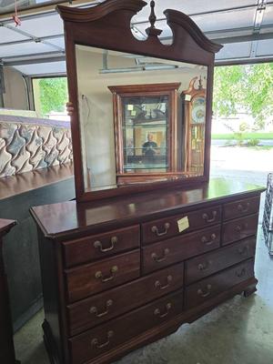 Dresser