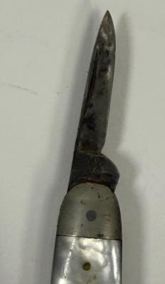 Sale Photo Thumbnail #140: Missing piece of the M-O-P handle, and largest blade does not fully close. See photos for details.