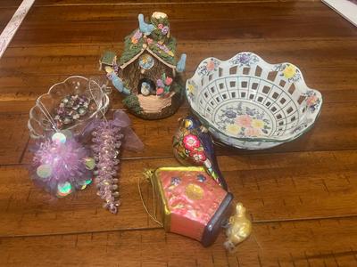 Sale Photo Thumbnail #51: Flower bowl with birdhouse and ornaments