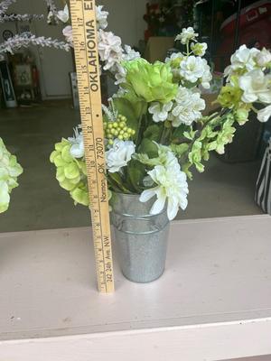 Sale Photo Thumbnail #75: Ceramic vase and metal vase with floral
