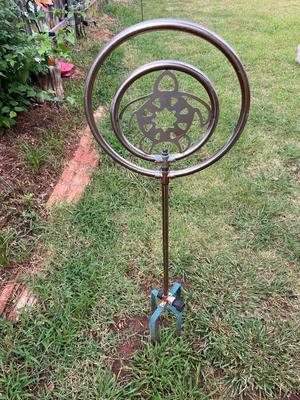 Sale Photo Thumbnail #244: Stand-up turtle yard sprinkler
