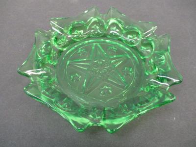 LE Smith Pedestal Green Glass Moon & Stars Compote Candy Dish Emerald & LE Smith Moon & Stars Emerald Green Glass Ashtray