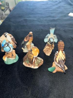 Sale Photo Thumbnail #363: Set of 6 small ceramic birds - see pics for details