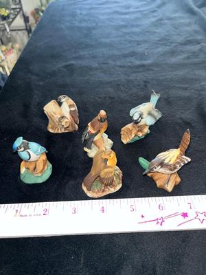 Sale Photo Thumbnail #364: Set of 6 small ceramic birds - see pics for details