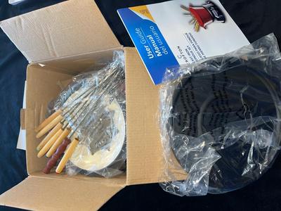 Sale Photo Thumbnail #389: Fondue pot NIB