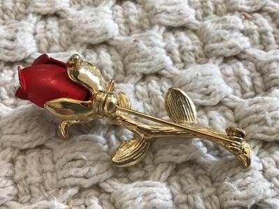 Vintage Rose pin