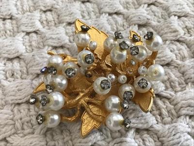 Beautiful Vintage Cluster Brooch Pearl Rhinestone