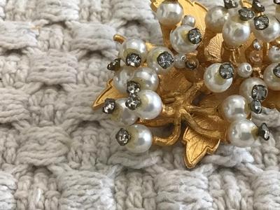 Beautiful Vintage Cluster Brooch Pearl Rhinestone