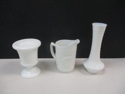 Imperial Glass Pitcher - Vintage Diamond/Quilted Pattern Vase - Footed Urn/Vase