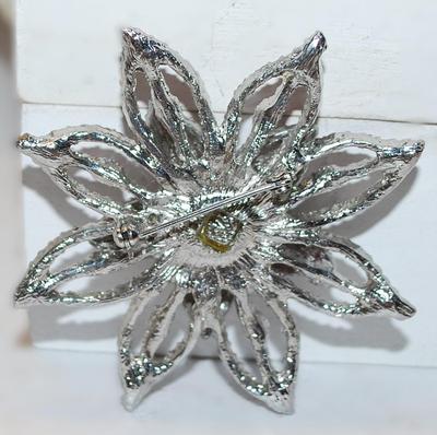 Light & Dark PINK Stones 8 Point STAR BROOCH (2½" Diam.) with a 5 Point Top Star and Silver Tone Setting