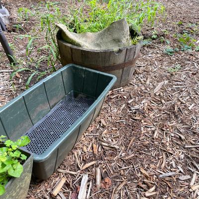 15 Plastic Plant Pots (BY-RG)