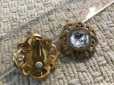 Signed Avon, Palace collection Earrings Vintage clip on
