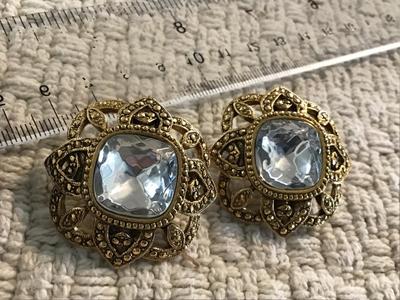 Signed Avon, Palace collection Earrings Vintage clip on
