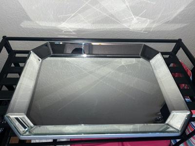 Mirrored tray
