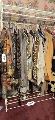 Clothing w/ Decorative rack 60- 80 pieces of L - 2XL Women's Fashion Brands