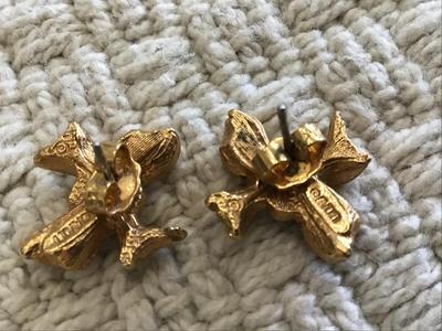 Vintage Avon Bow Earrings
