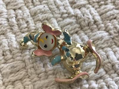 Vintage Pin Enamel Mop Pin