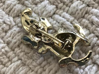 Vintage Pin Enamel Mop Pin