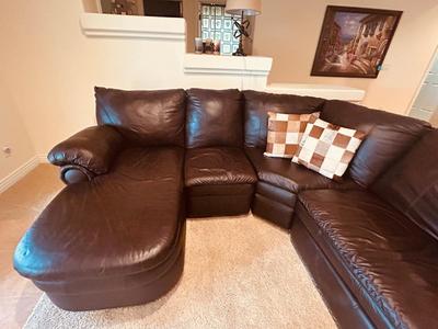 BEAUTIFUL LANE LEATHER RECLINING SECTIONAL SOFA IN MINT CONDITION!