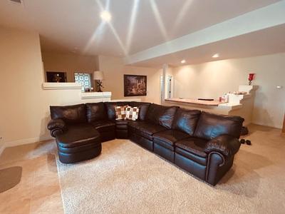 BEAUTIFUL LANE LEATHER RECLINING SECTIONAL SOFA IN MINT CONDITION!