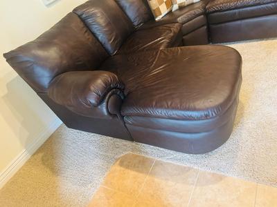 BEAUTIFUL LANE LEATHER RECLINING SECTIONAL SOFA IN MINT CONDITION!