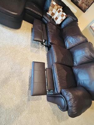 BEAUTIFUL LANE LEATHER RECLINING SECTIONAL SOFA IN MINT CONDITION!