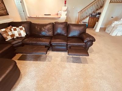 BEAUTIFUL LANE LEATHER RECLINING SECTIONAL SOFA IN MINT CONDITION!