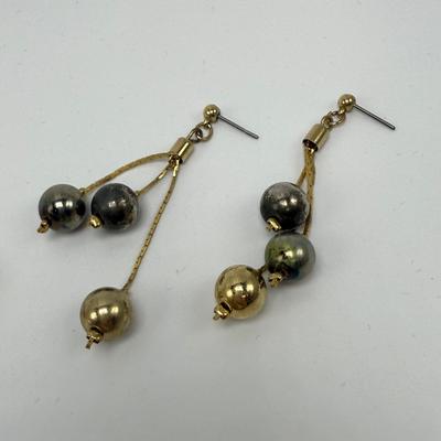 Gold and Silver Jewelry plus Sparkling Gems (ST-HS)