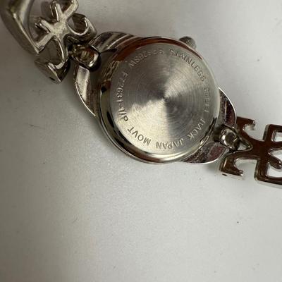 Variety of Women’s Watches with Metal Bands (ST-HS)