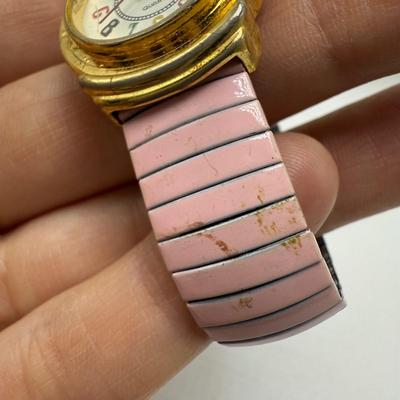 Variety of Women’s Watches with Metal Bands (ST-HS)