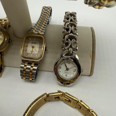 Variety of Women’s Watches with Metal Bands (ST-HS)