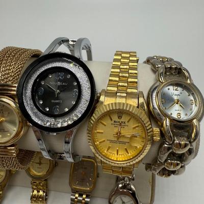 Variety of Women’s Watches with Metal Bands (ST-HS)