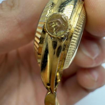 Variety of Women’s Watches with Metal Bands (ST-HS)