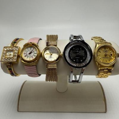 Variety of Women’s Watches with Metal Bands (ST-HS)