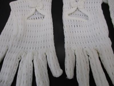Vintage 50's Gloves, Ivory Exclusive Of Ornamentarion Embroidered Made in Japan - B