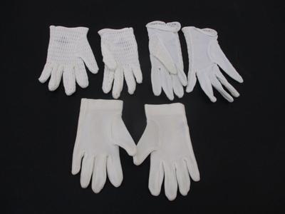 Vintage 50's Gloves, Ivory Exclusive Of Ornamentarion Embroidered Made in Japan - B