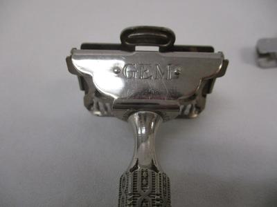 Aluminum Hair Clips - Manicure Set - File With Pearl Style Handle