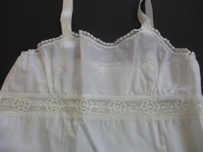 5 - Her Majesty Vintage Young Girls Ivory/White Slip Various Sizes Nylon Lace Trim Made in USA #1