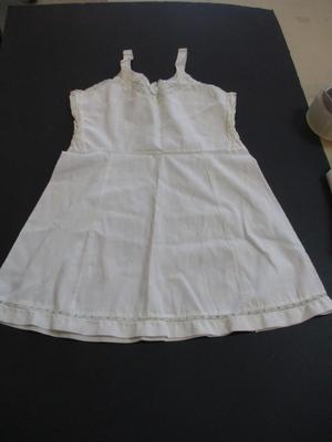 5 - Her Majesty Vintage Young Girls Ivory/White Slip Various Sizes Nylon Lace Trim Made in USA #1