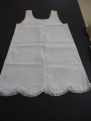 5 - Her Majesty Vintage Young Girls Ivory/White Slip Various Sizes Nylon Lace Trim Made in USA #1