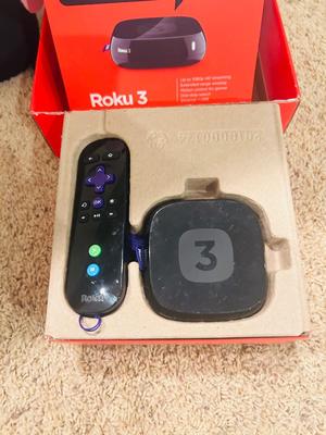 YAMAHA ATS-1080 FRONT SURROUND SYSTEM SOUND BAR AND A NEW ROKU 3