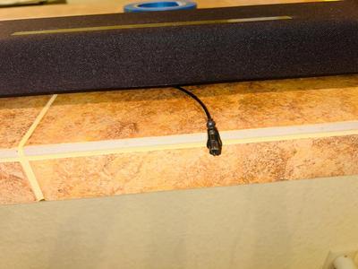 YAMAHA ATS-1080 FRONT SURROUND SYSTEM SOUND BAR AND A NEW ROKU 3