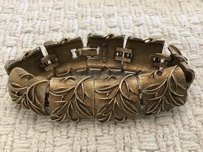 1960 Brocade Gold Tone Link Bracelet Sarah Coventry
