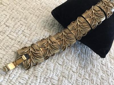 1960 Brocade Gold Tone Link Bracelet Sarah Coventry