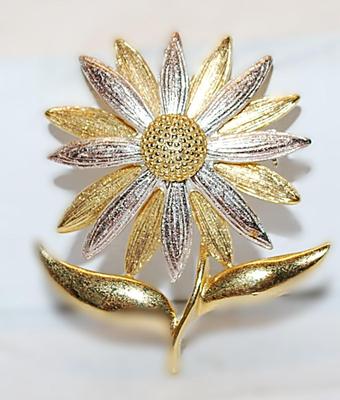 Silver & Gold Colored "Daisy Flower" BROOCH (2' x 1½") on a Gold Tone Setting