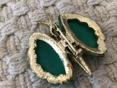 Vintage Green Lucite Thermoset Faux Jade Brooch
