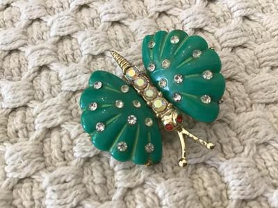 Vintage Green Lucite Thermoset Faux Jade Brooch