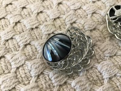 Sarah Coventry Blue Shell Silvertone Clip on Earrings