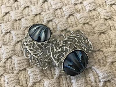 Sarah Coventry Blue Shell Silvertone Clip on Earrings