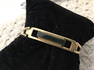 1978 Vintage Avon Jade Stone atype Bracelet locking Gold Tone